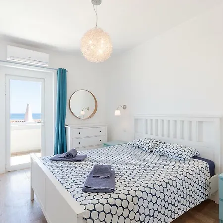 Apartamento Pé Na *